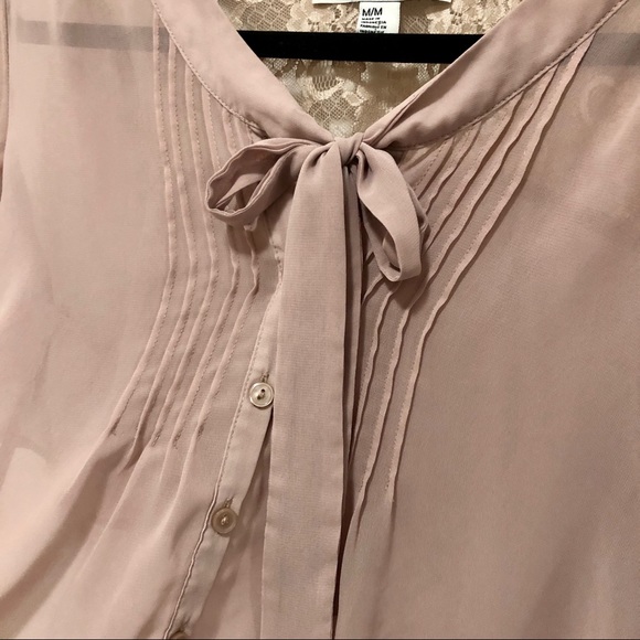 🛍3/$45 Blush front tie Blouse w. Back Lace Detail - Picture 5 of 7
